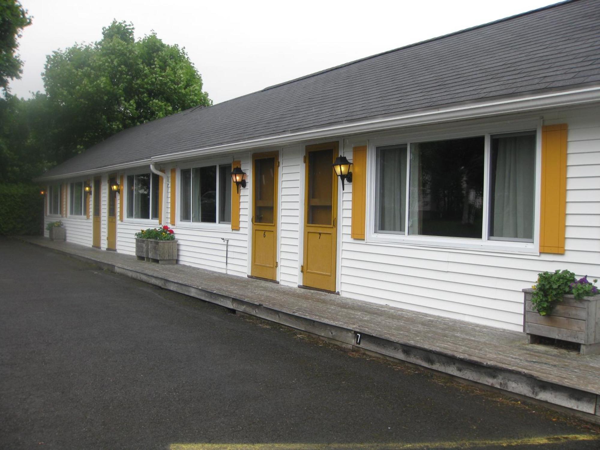 Picket Fence Motel St. Andrews By The Sea Exterior foto